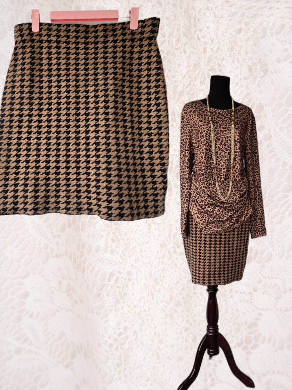 T Tahari Mini Skirt Beige Black Houndstooth Pattern Knit Classic Office Business